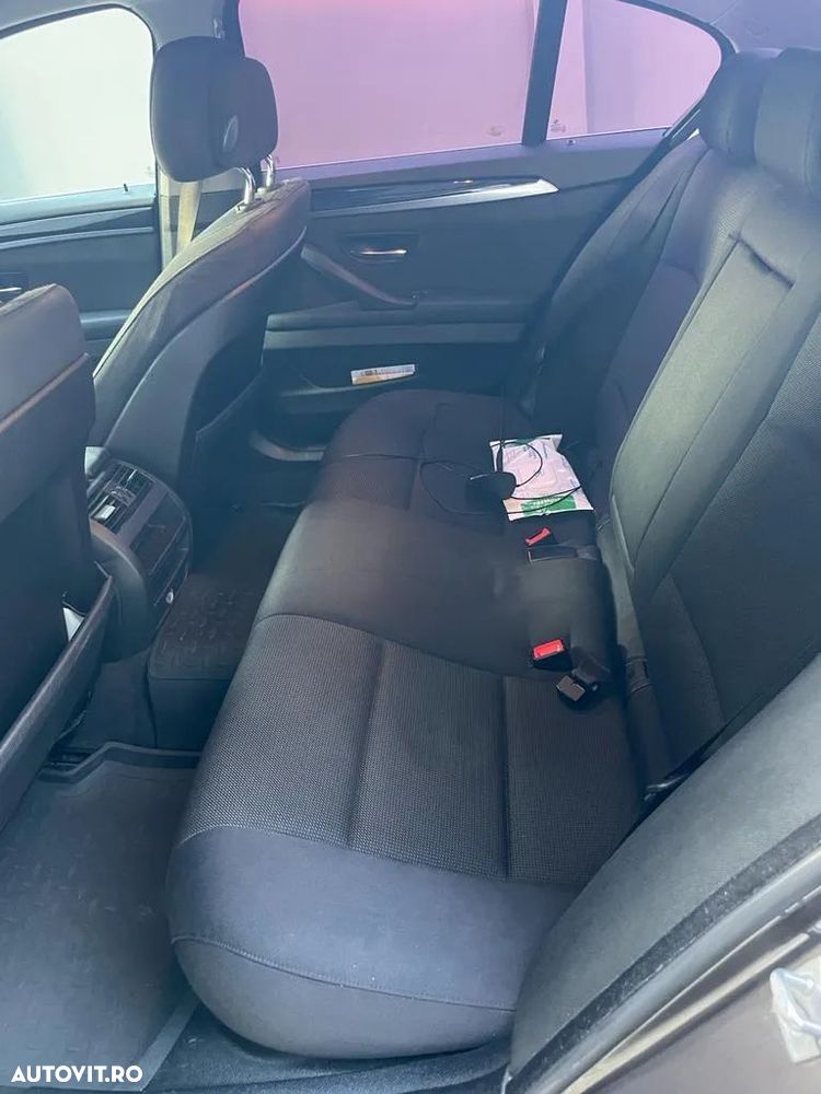BMW Seria 5 520d - 6