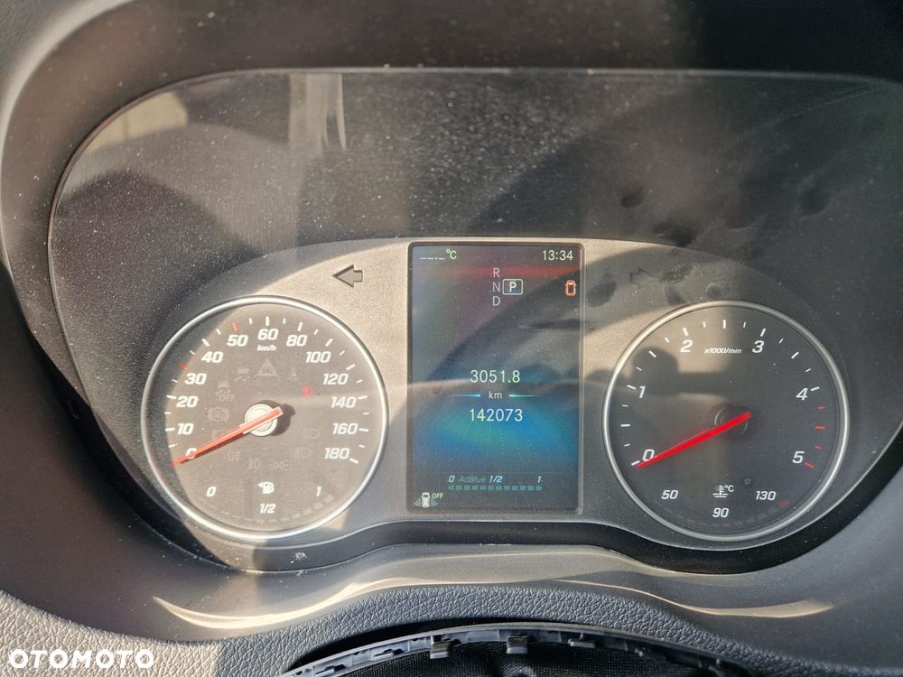 Mercedes-Benz Sprinter - 12