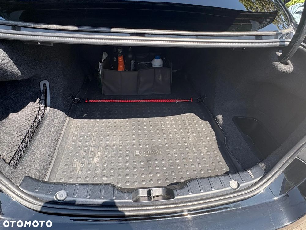 BMW Seria 5 520d xDrive - 17