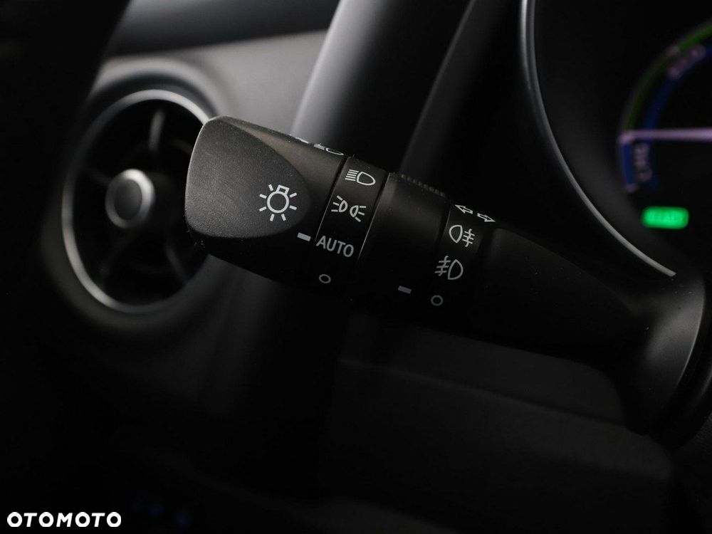 Toyota Auris Hybrid 135 Comfort - 33