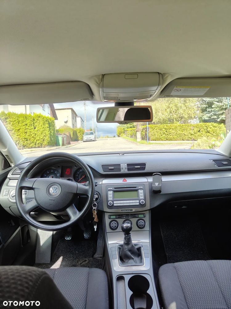 Volkswagen Passat 1.6 Trendline - 12