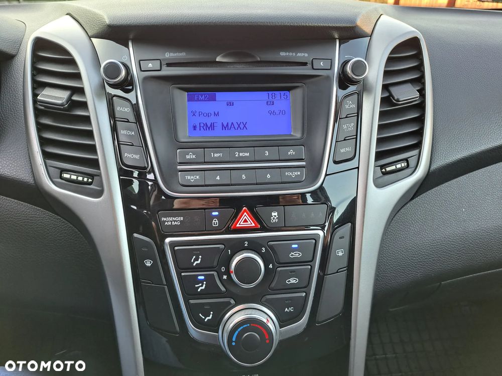 Hyundai i30 1.6 CRDi Classic + - 17