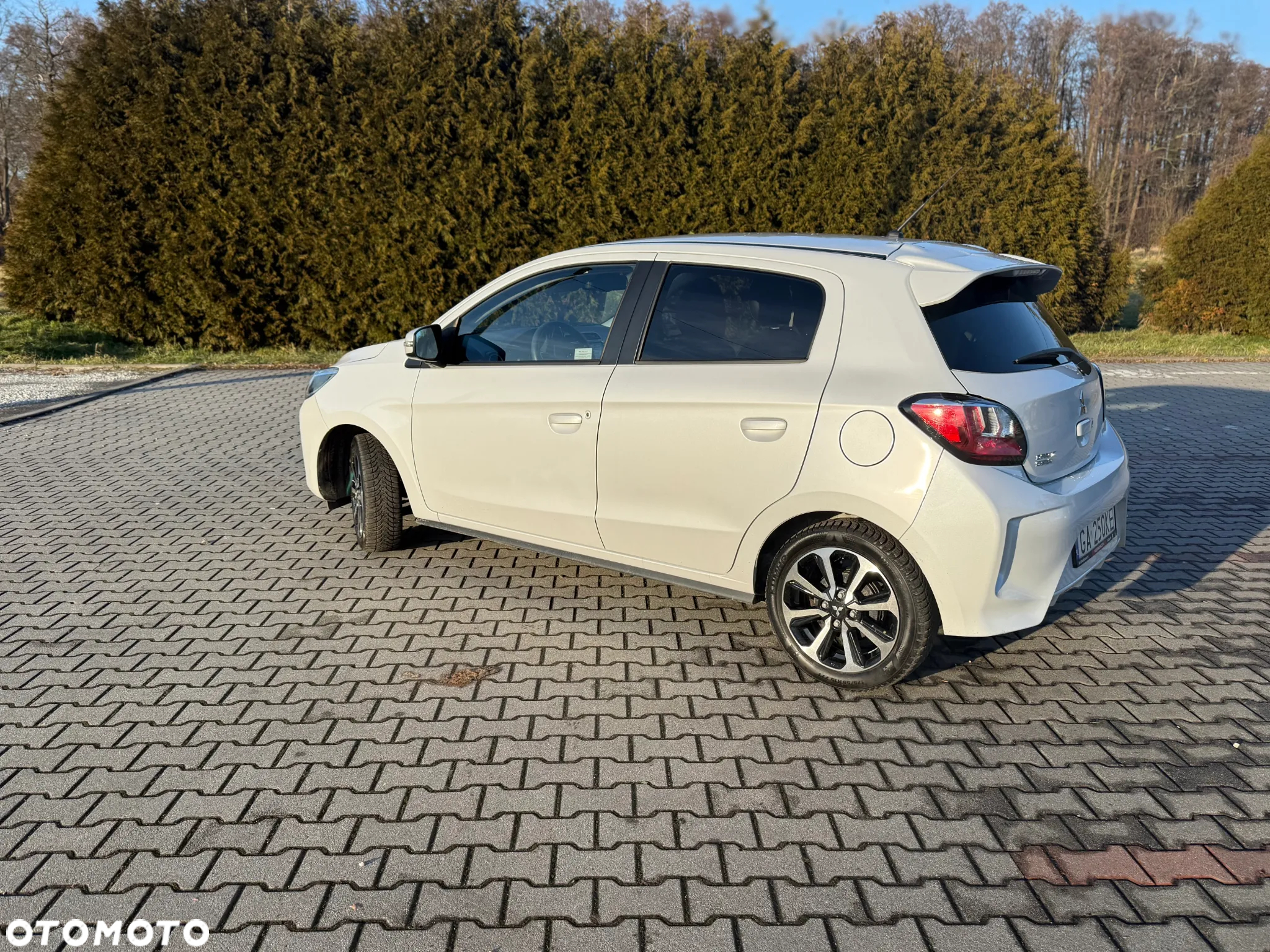 Mitsubishi Space Star 1.2 AS&G Instyle CVT - 2