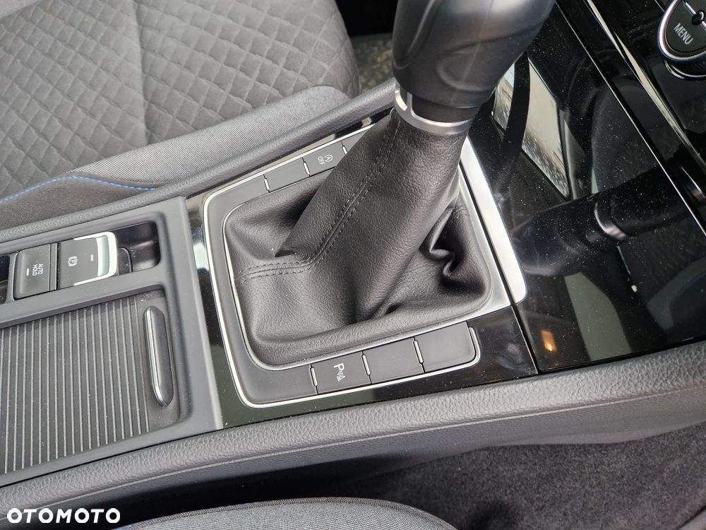 Volkswagen Golf - 20