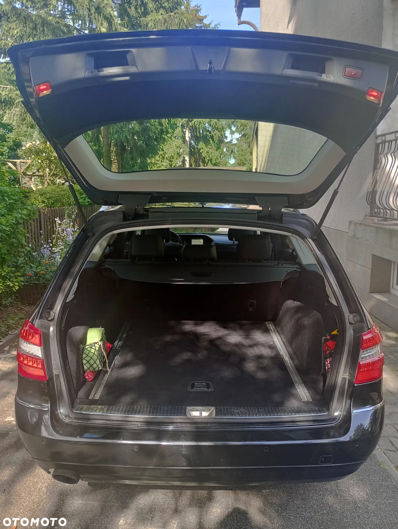 Mercedes-Benz Klasa E 250 CGI BlueEffICIENCY Avantgarde - 5