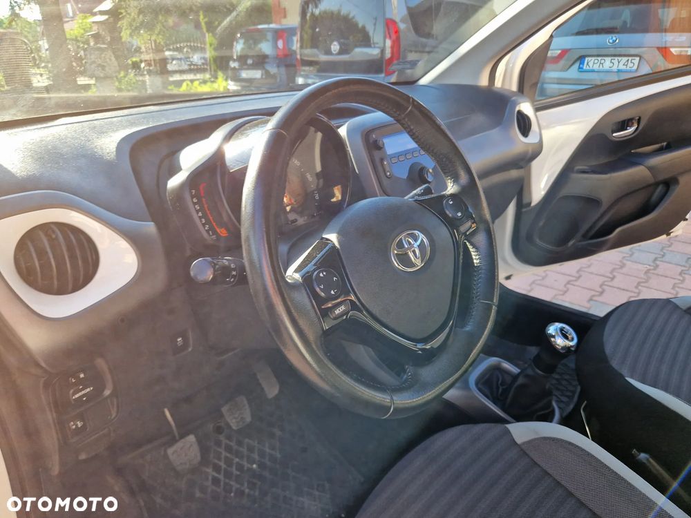 Toyota Aygo 1.0 VVT-i JBL Edition - 26