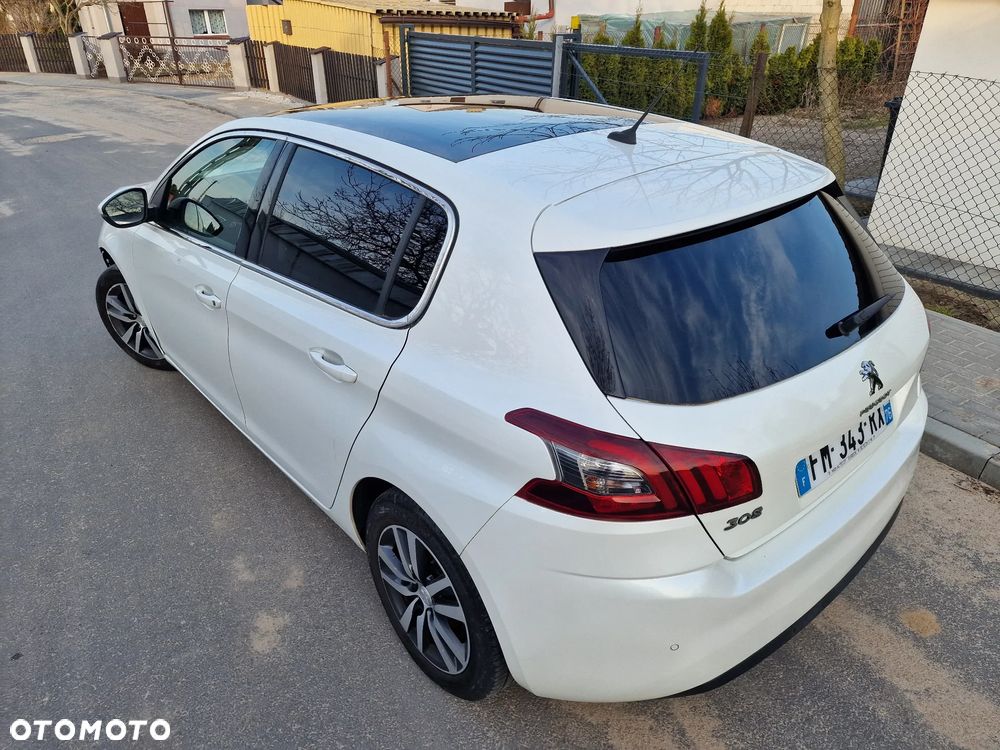 Peugeot 308 PureTech 130 GPF EAT8 Stop & Start Allure Business-Paket - 17