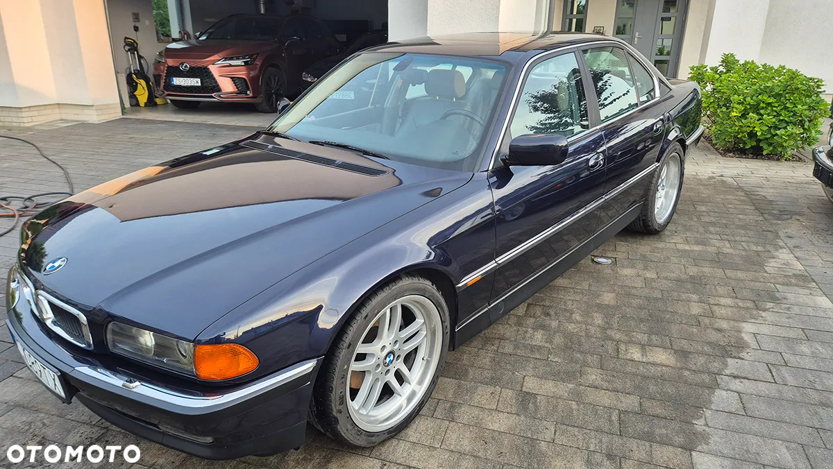 BMW Seria 7 740i - 4