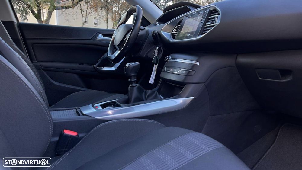 Peugeot 308 1.5 BlueHDi Allure Pack - 33