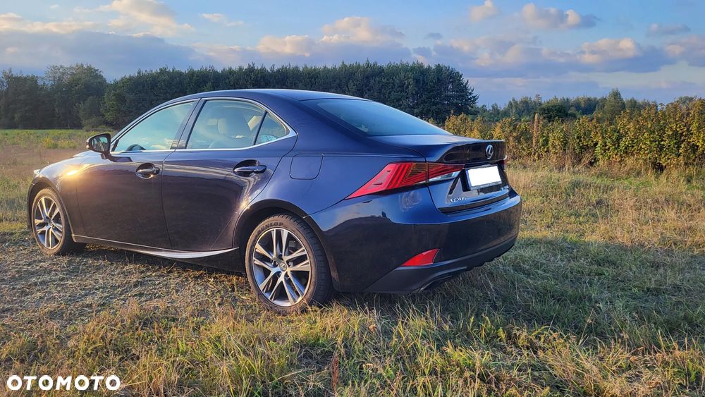 Lexus IS 200t / 300 F Sport - 6