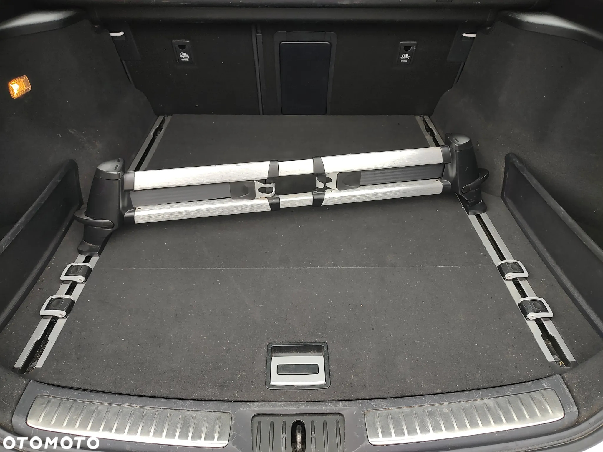 Toyota Avensis 1.8 Premium - 17