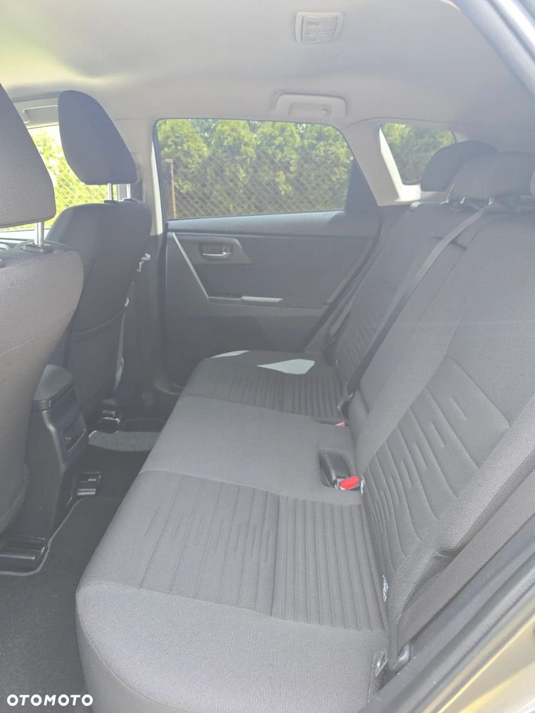 Toyota Auris 1.6 Premium - 16