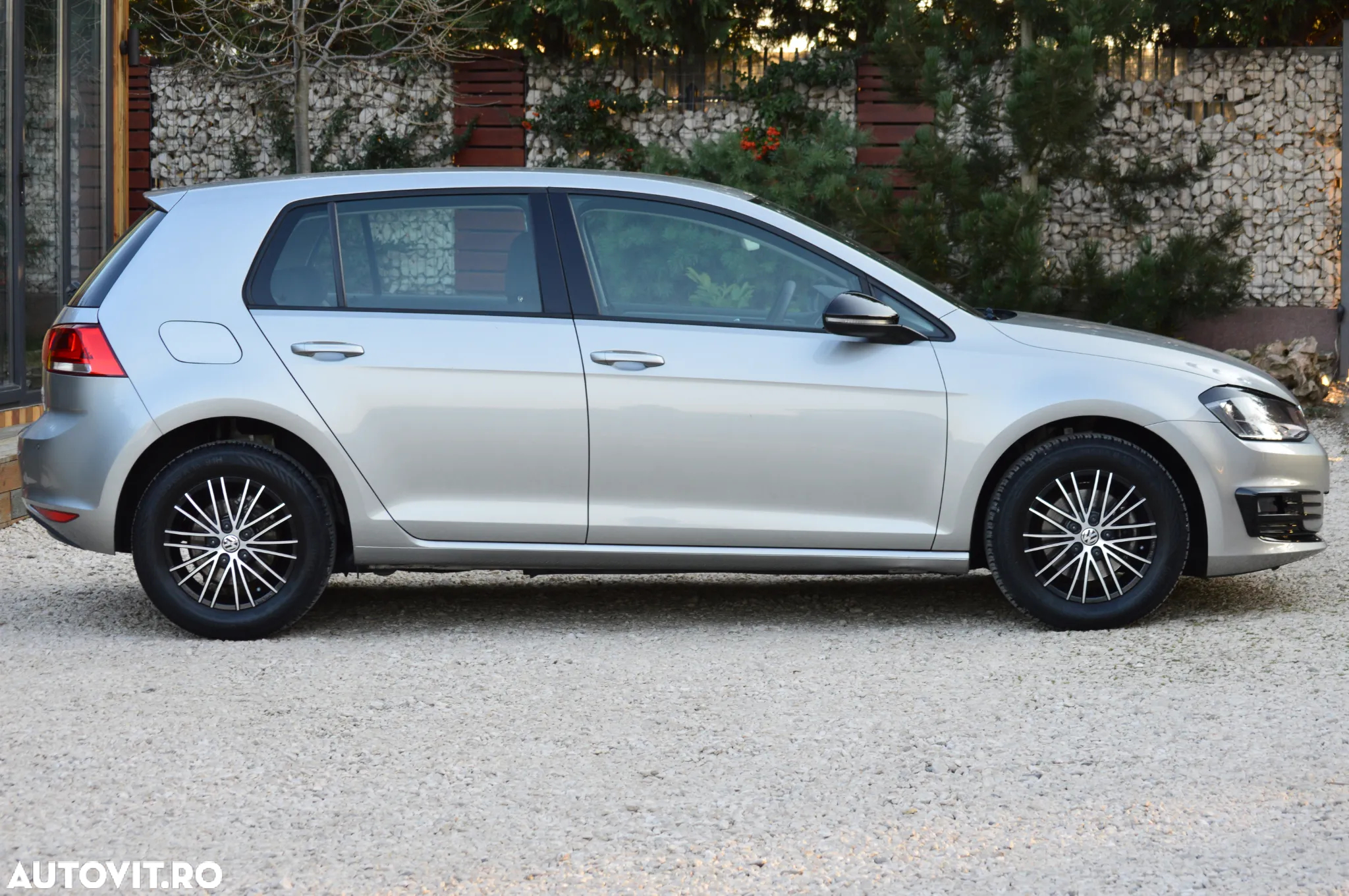 Volkswagen Golf - 27