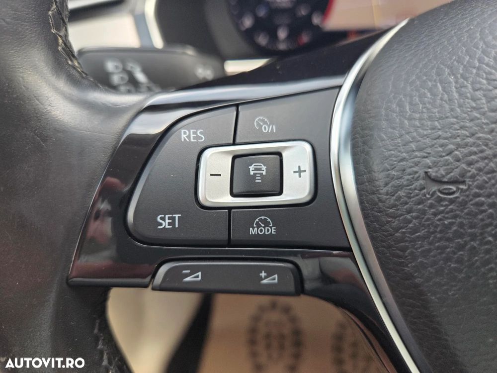 Volkswagen Passat 2.0 TDI DSG Highline - 21
