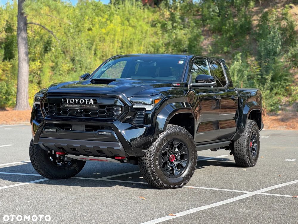 Toyota Tacoma - 1