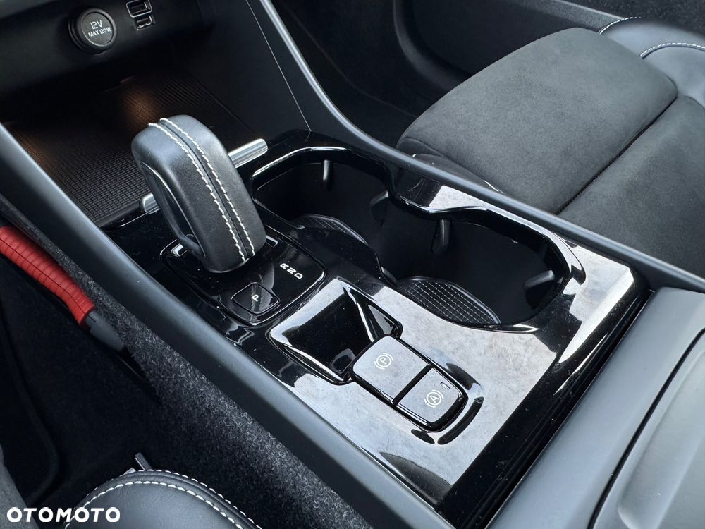 Volvo XC 40 B4 B Geartronic RDesign - 29