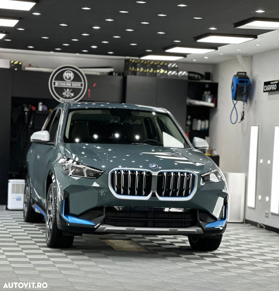 BMW iX1 xDrive30 - 16