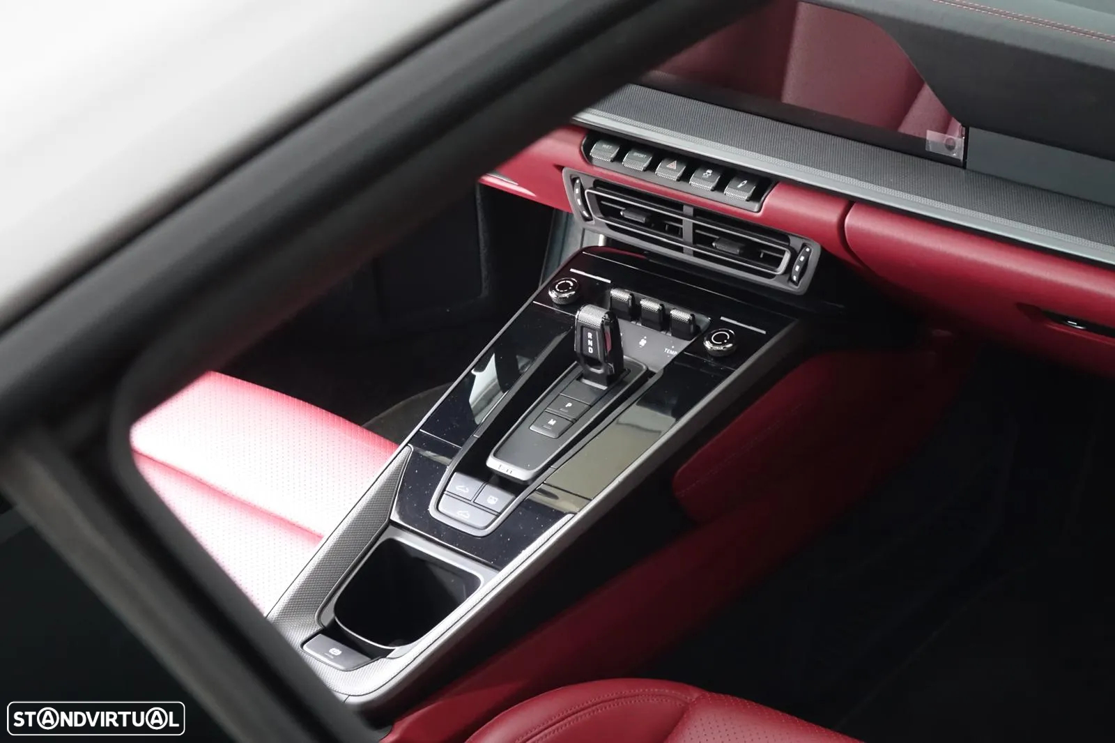 Porsche 911 (992) Carrera PDK - 27
