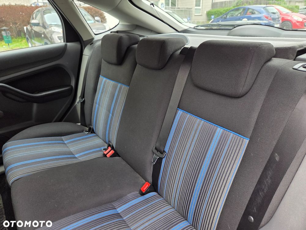 Ford Focus 1.4 Trend + - 12