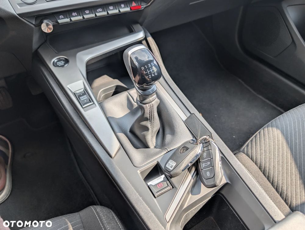 Peugeot 308 1.2 PureTech Active Pack S&S - 20
