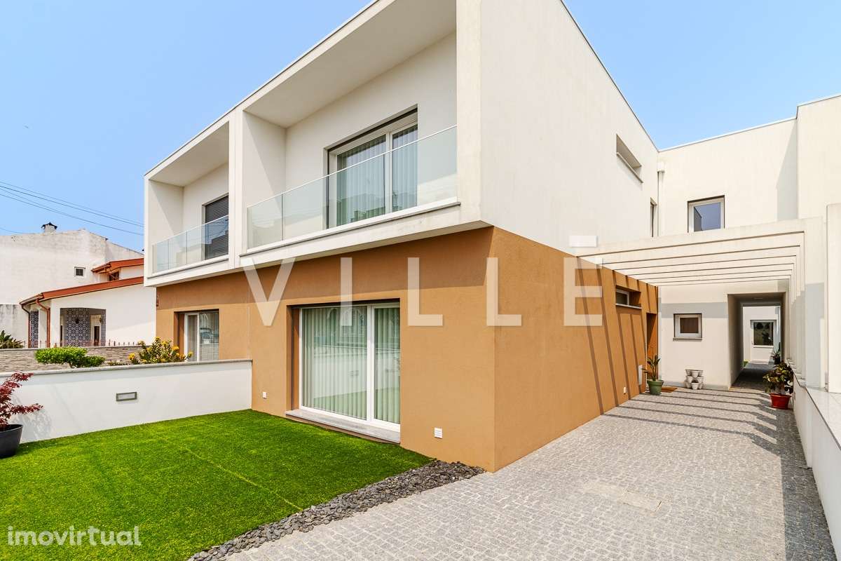 Moradia T4 de arquitetura contemporânea no Coração da Palhaça - Grande imagem: 2/49