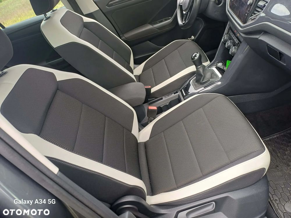Volkswagen T-Roc - 10