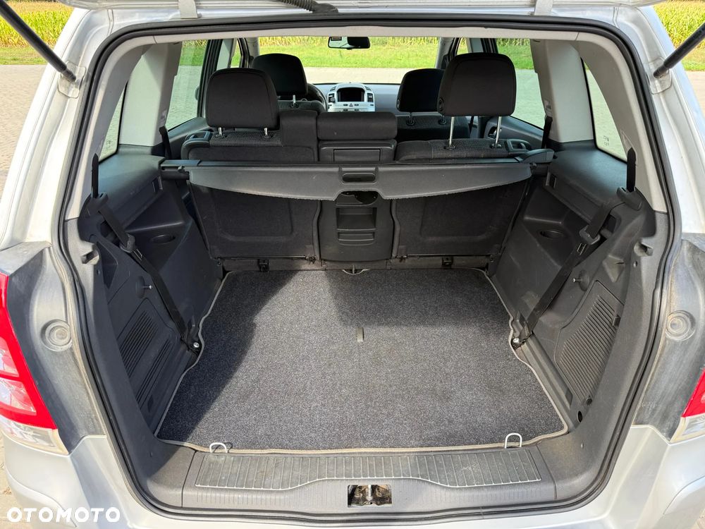 Opel Zafira 1.9 CDTI Navi - 21
