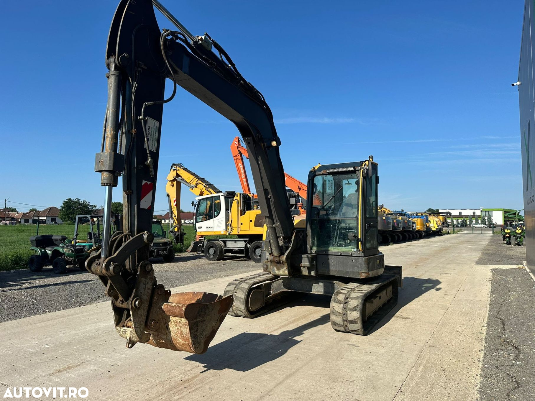 Volvo ECR88D Excavator pe Senile - 2