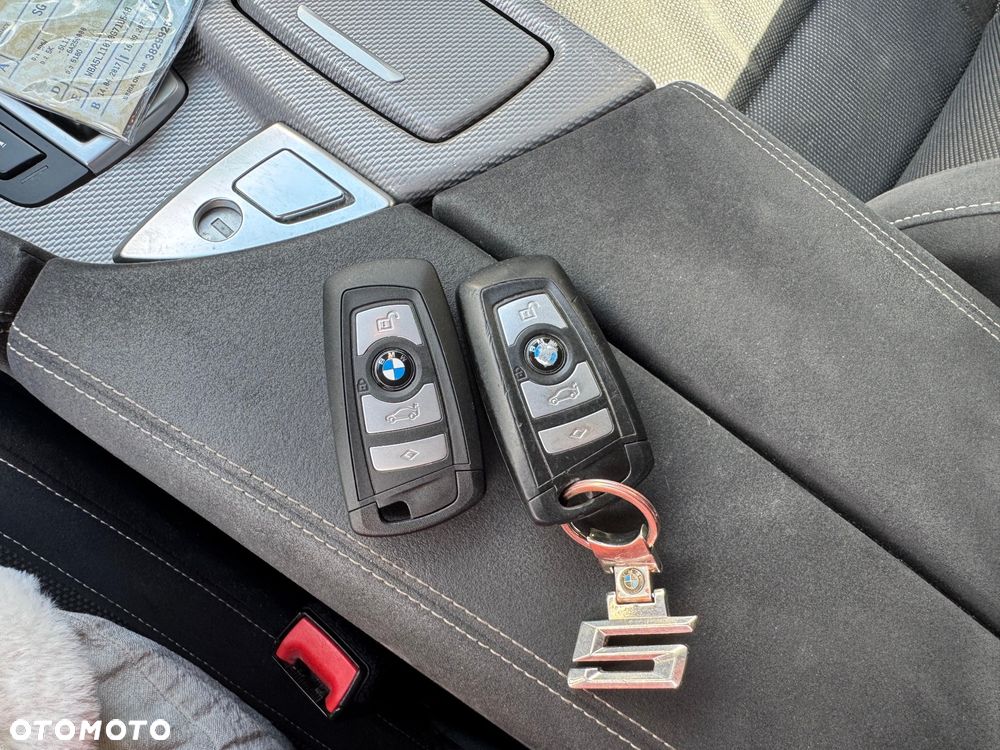 BMW Seria 5 518d Luxury Line - 13