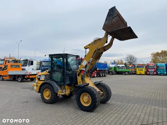 Caterpillar 906 - 12