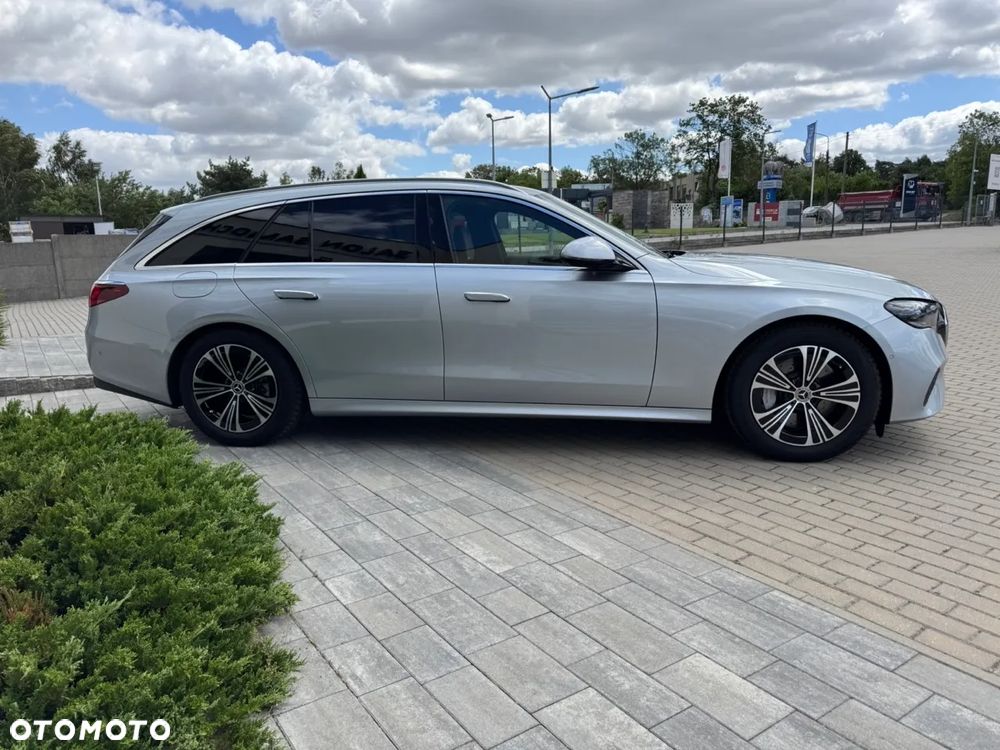 Mercedes-Benz Klasa E 200 mHEV 4-Matic Avantgarde 9G-Tronic - 4