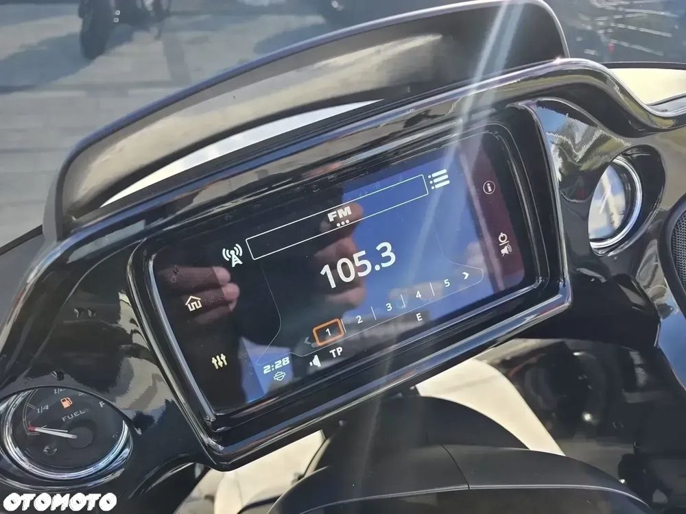 Harley-Davidson Touring Road Glide - 15