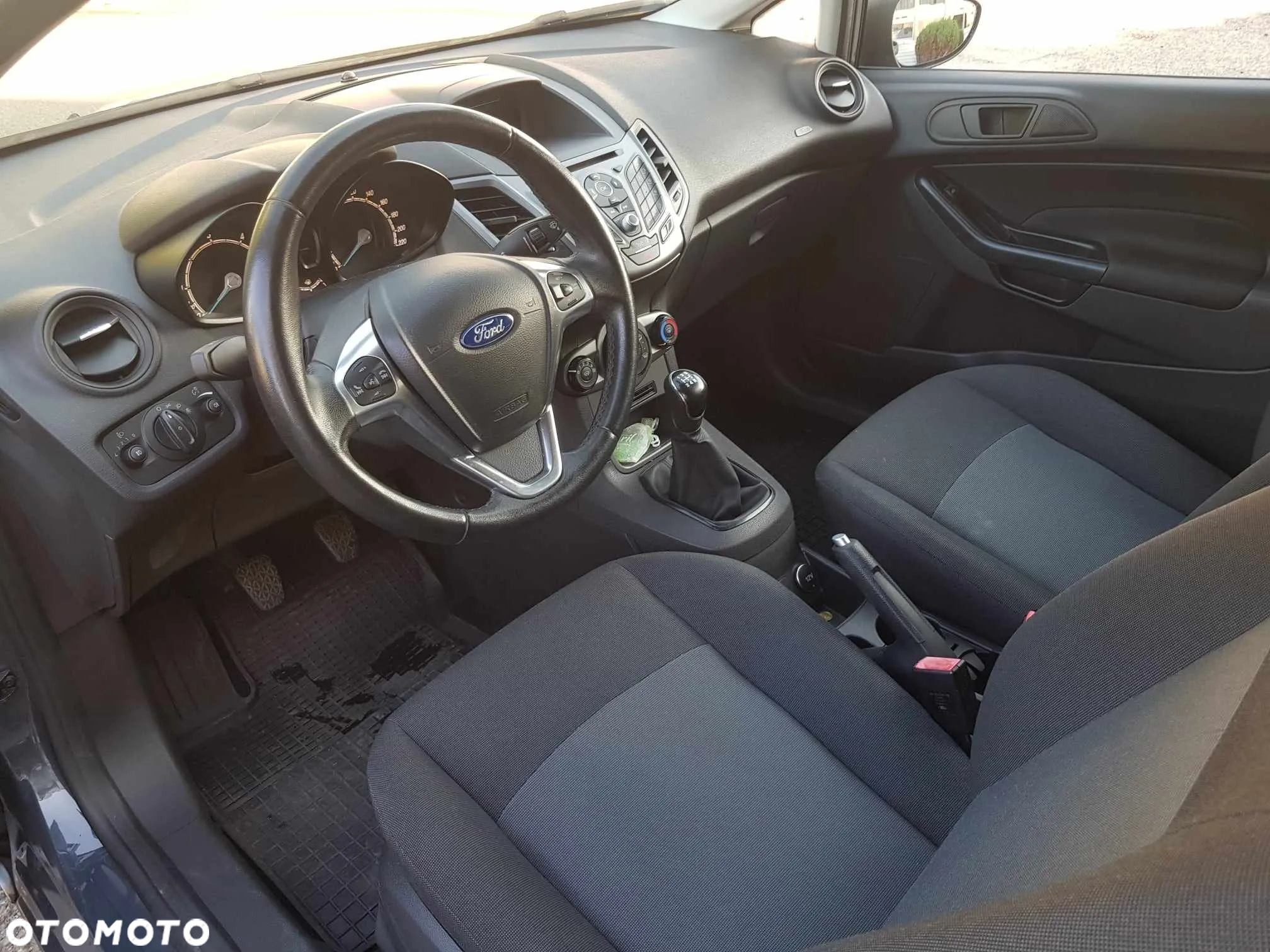 Ford Fiesta - 10