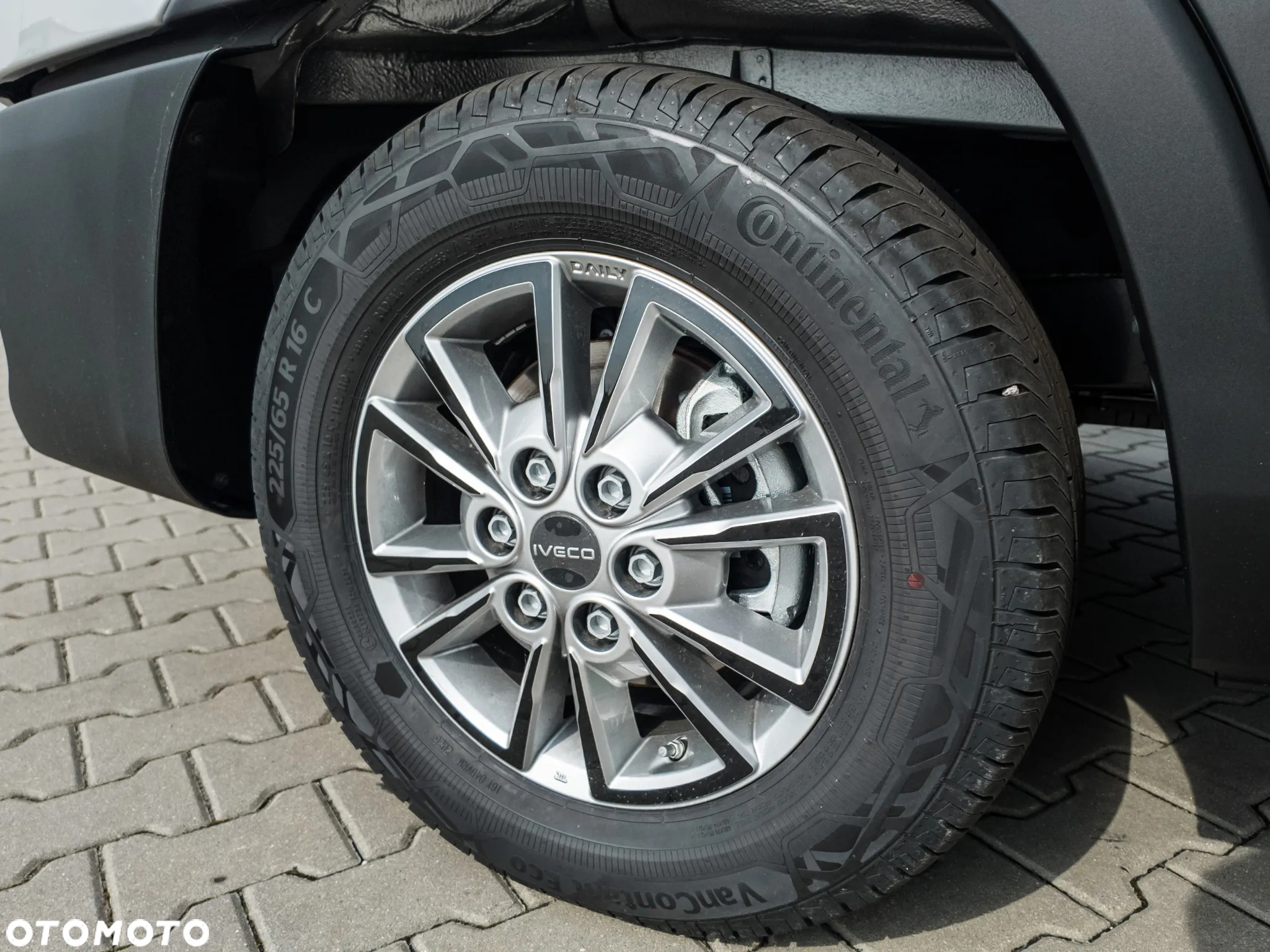 Iveco Daily 35S18HA8V L3H2 12M3 - 7