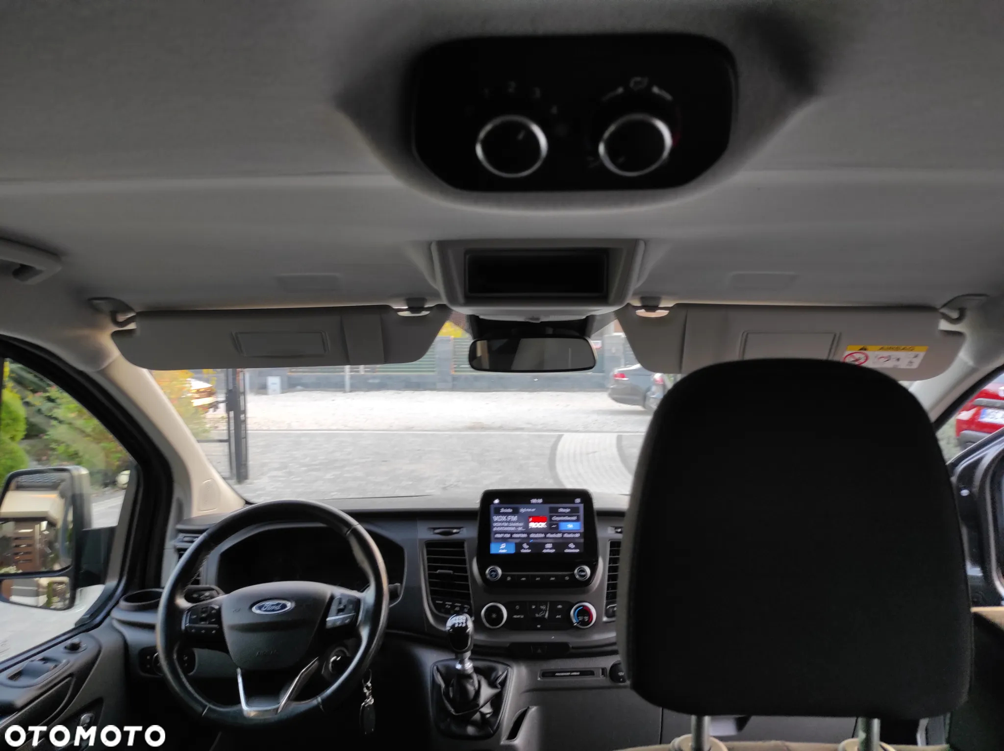 Ford Tourneo Custom - 20