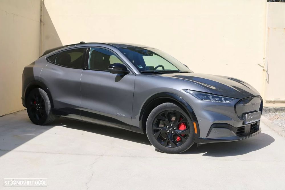 Ford Mustang Mach-E Premium AWD - 4