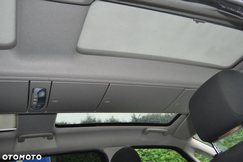 Ford Galaxy 2.0 TDCi DPF Ambiente - 23