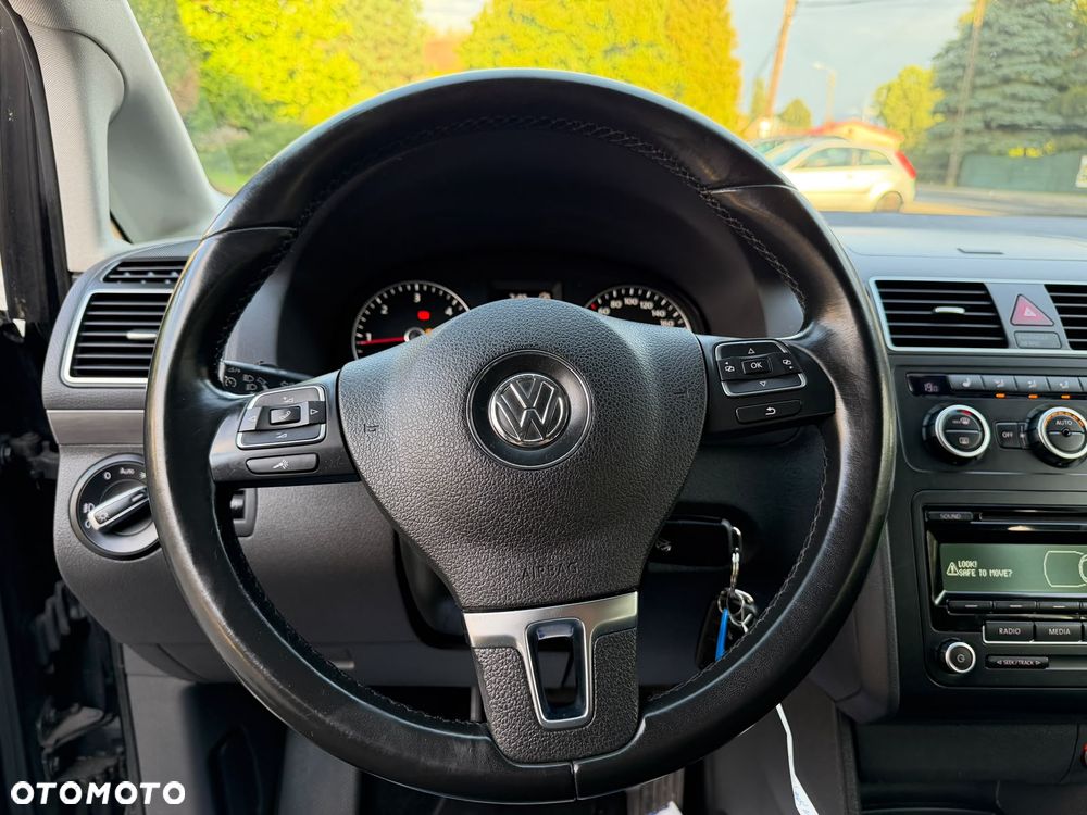 Volkswagen Touran - 14