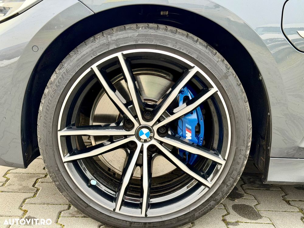BMW Seria 3 330e Aut. M Sport - 22