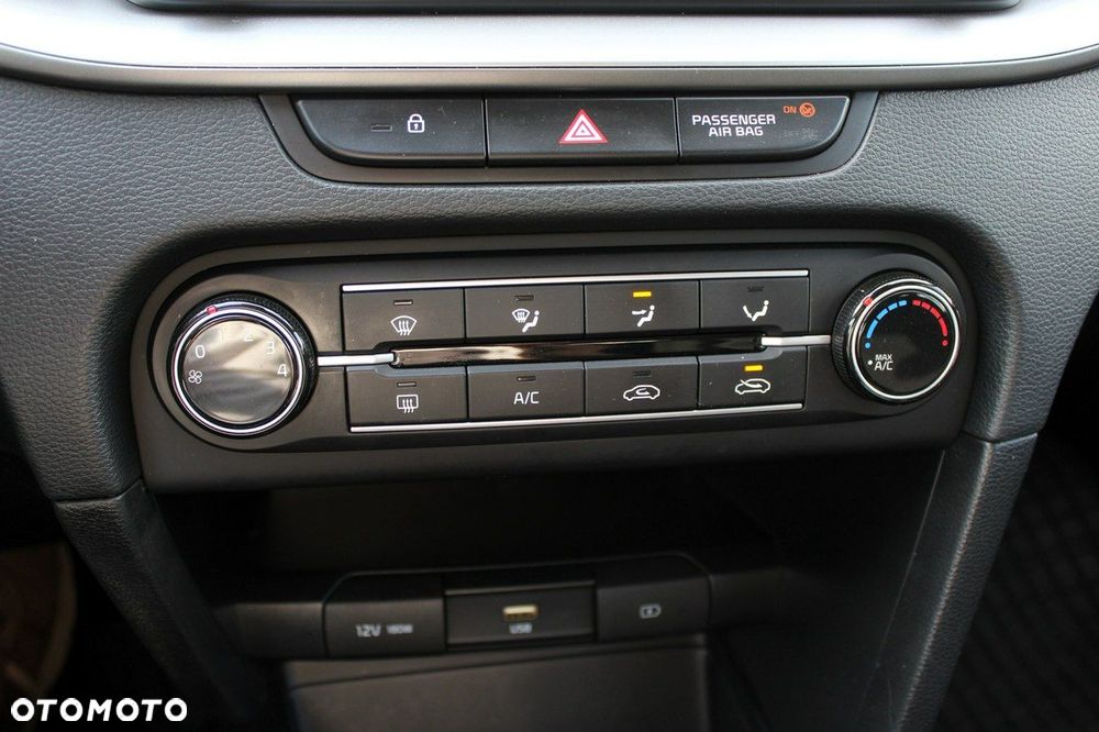 Kia Ceed 1.6 CRDi mHEV M - 21