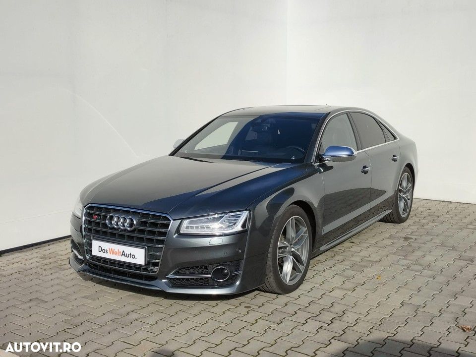 Audi S8 - 1