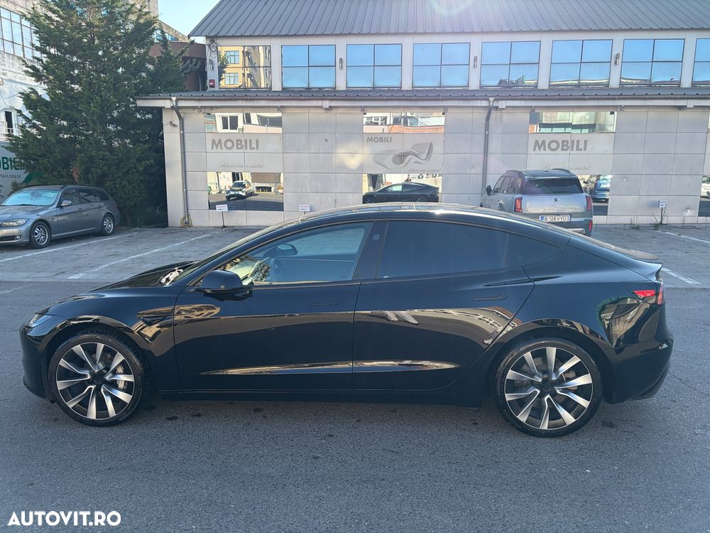 Tesla Model 3 - 8