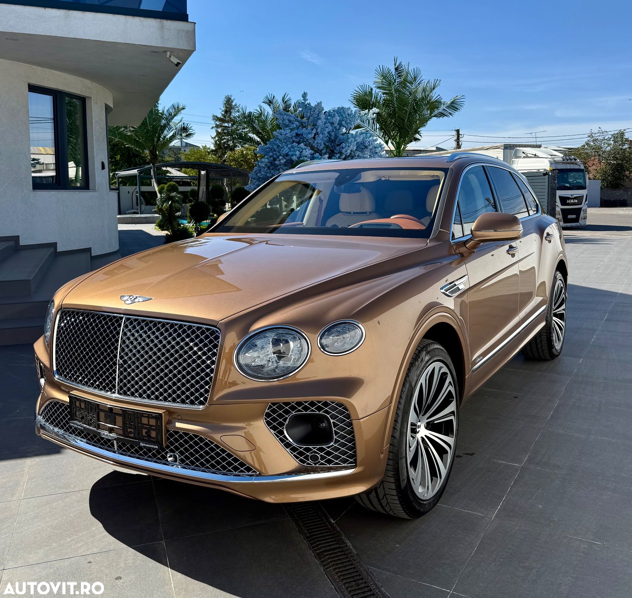 Bentley Bentayga - 1