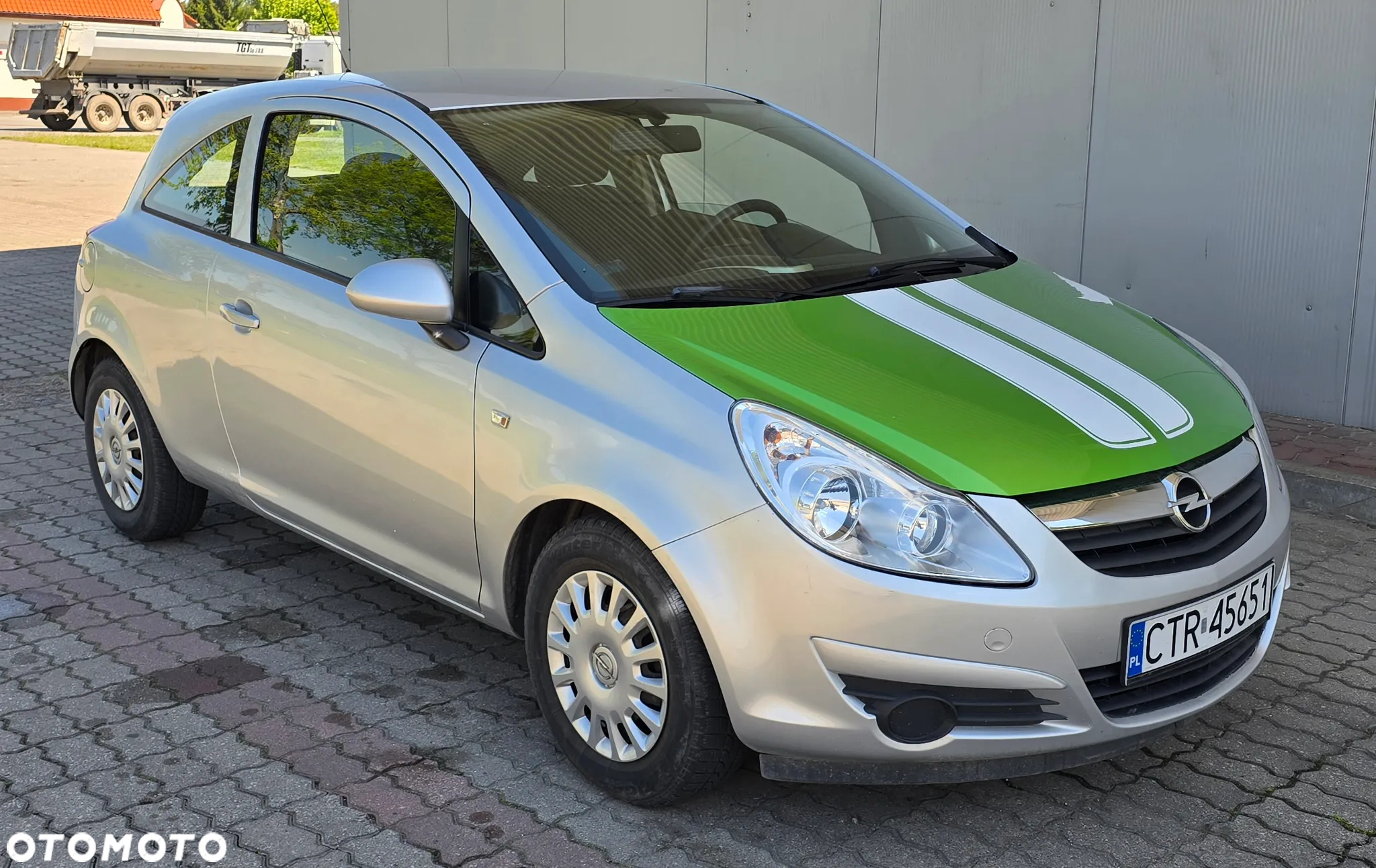 Opel Corsa 1.2 16V Cosmo - 4