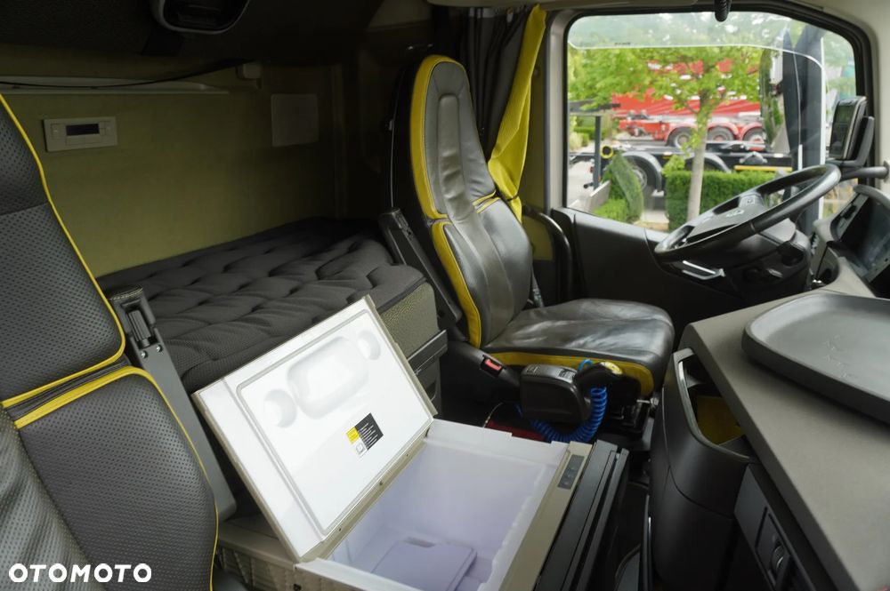 Volvo FH16 750 8x4x4 / 750 KM! / Rama do zabudowy / 4. oś skrętna i podnoszona - 26