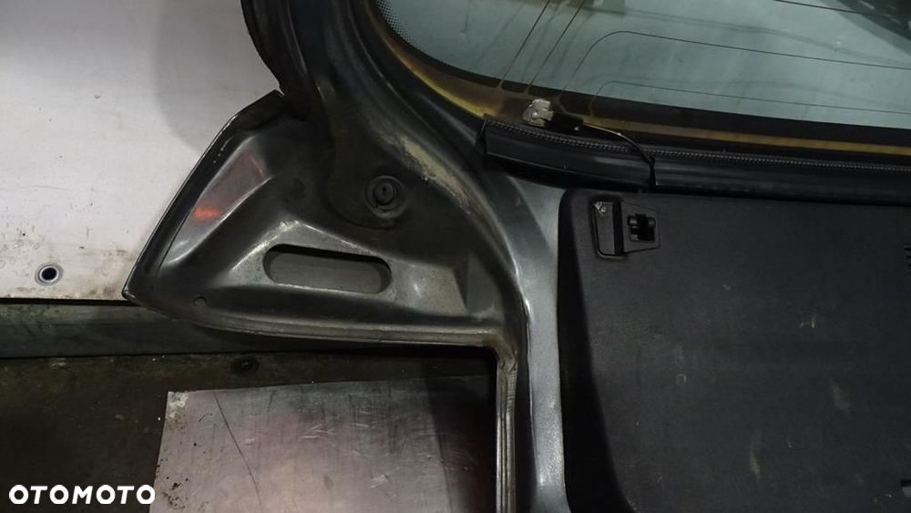 KLAPA TYŁ BAGAŻNIKA RENAULT 19 HB - 9