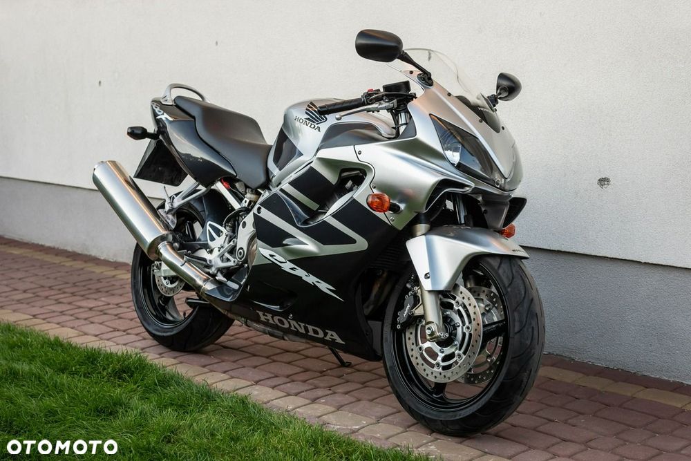Honda CBR - 3