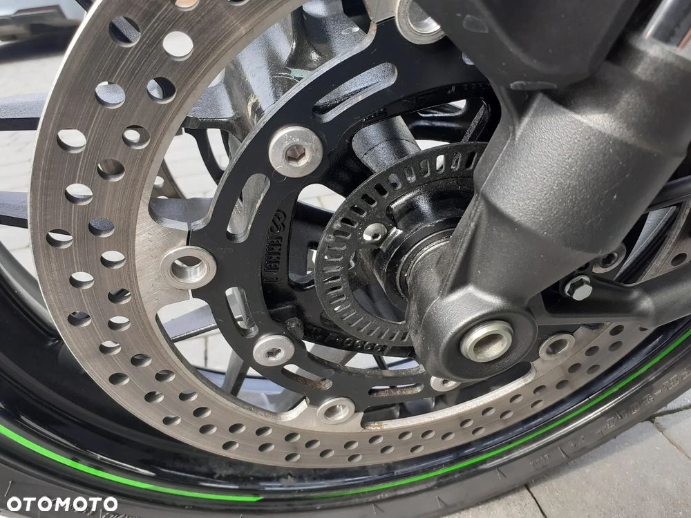 Kawasaki Z 900 RS - 12