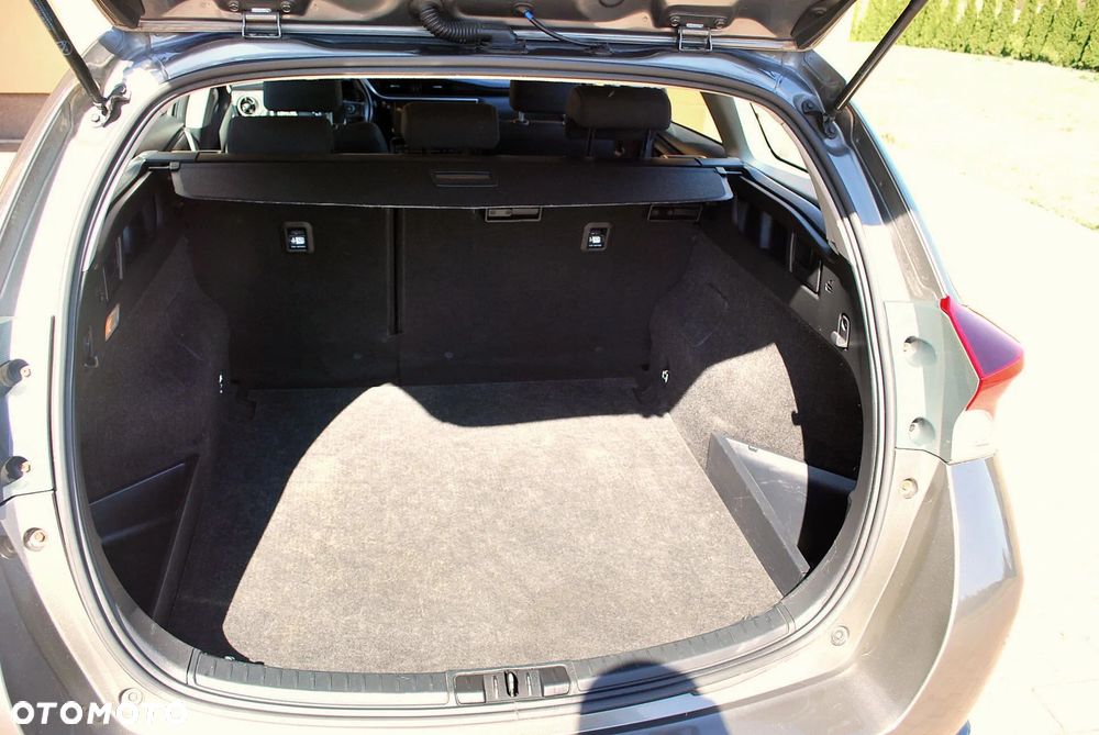 Toyota Auris 1.6 Premium - 5