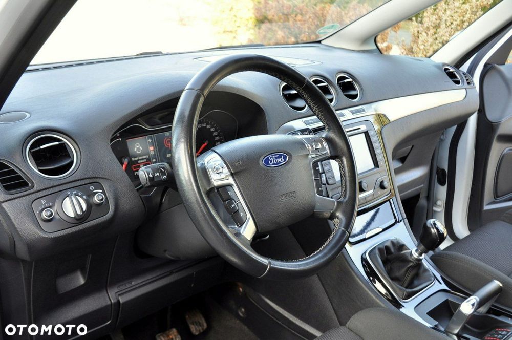 Ford S-Max - 22